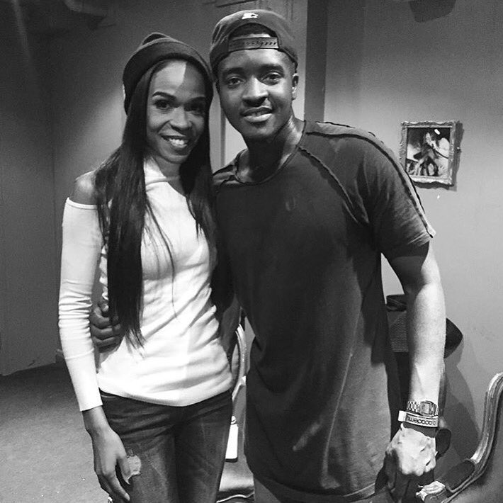 .<a href="/GuvnaB/">GUVNA B</a> surprises fans at sold out concert w/ Destiny’s Child's <a href="/RealMichelleW/">Michelle Williams</a> theyoungempire.com/2016/01/03/guv… #YoungEmpire