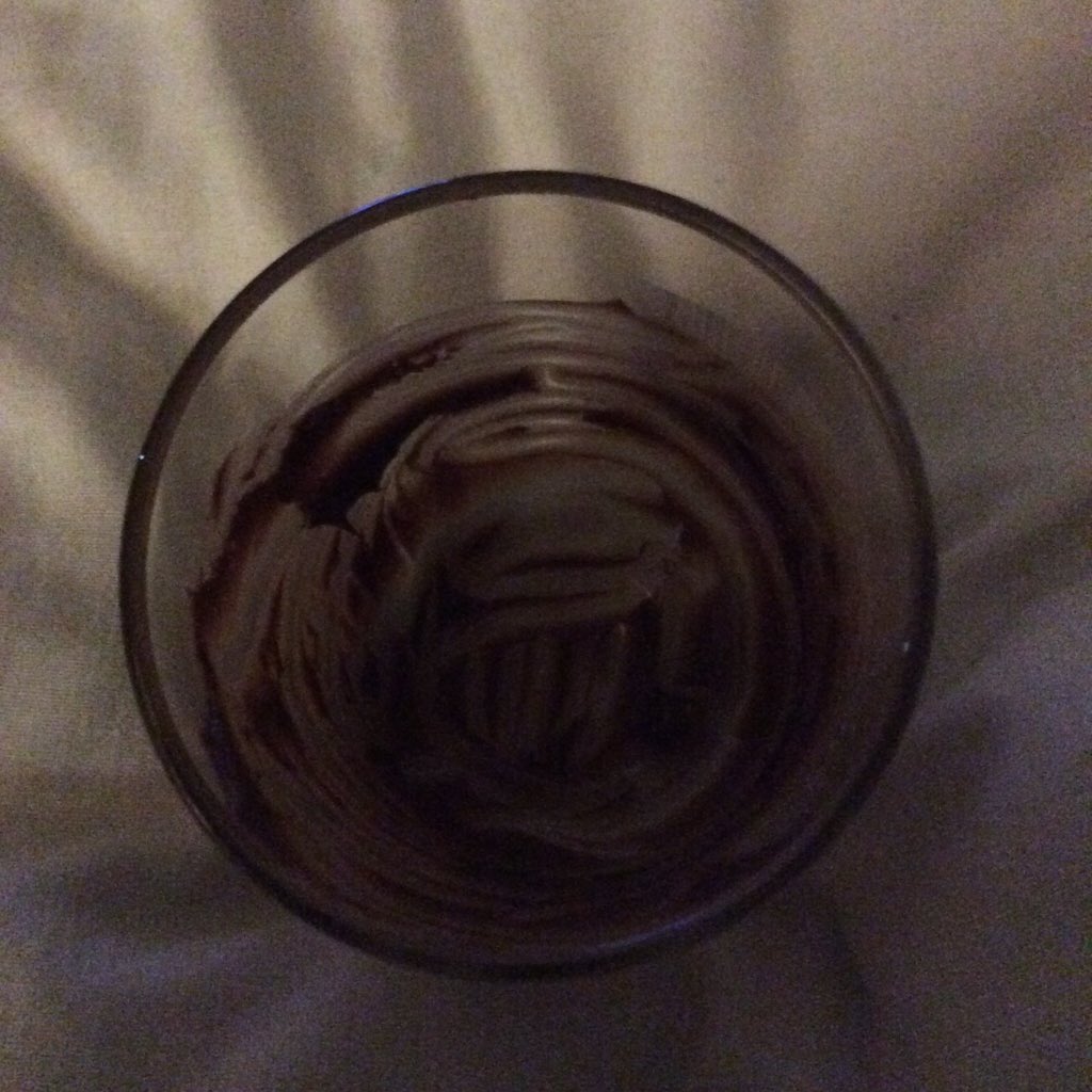 SingleGayITGuy's tweet photo. Nooooooooooo ran out of #Nutella #emergency #unhappy #someonebringmemore #endoftheworld #sad #gay #single #lonely https://t.co/sJNOq2U0zA
