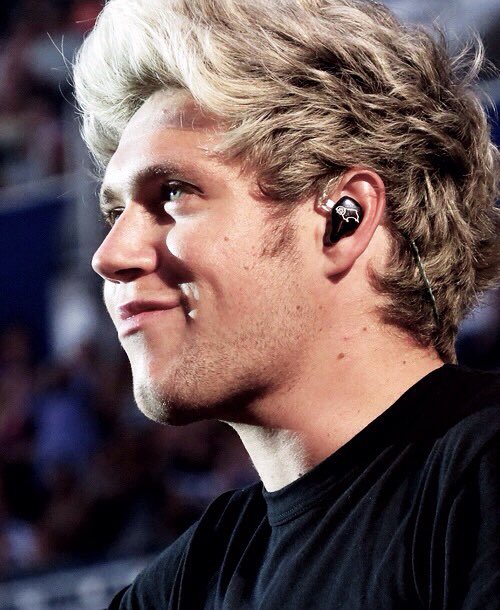 niallsdetaiIs's tweet photo. dimple https://t.co/qyeLUnOpxJ