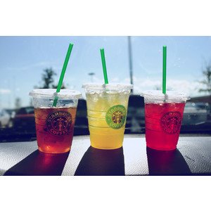 ChooseOne___'s tweet photo. Choose One 🍹 https://t.co/kh9nw8wSf8