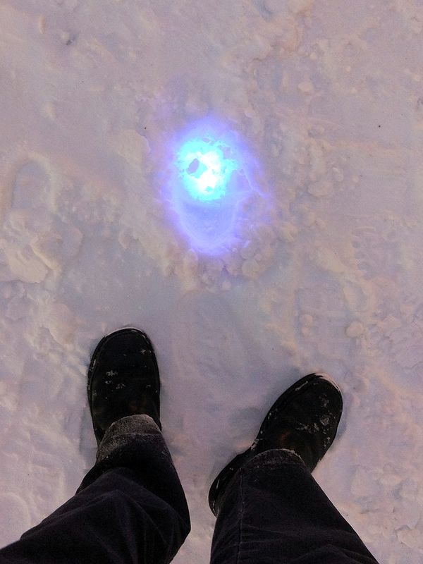 Olaf_HB's tweet photo. die #vegesacker #fußgängerzone st ja bekannt für ihr "blaues band" (aus #licht) - unter #schnee sieht's cool aus! https://t.co/QuU5OtA204