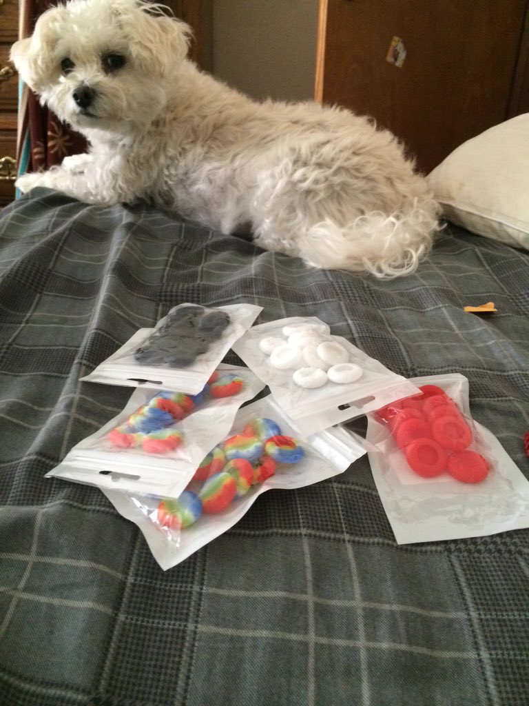 Frozone's tweet photo. Still have all these grips, might do a few giveaways? https://t.co/LVBF5qJoQr