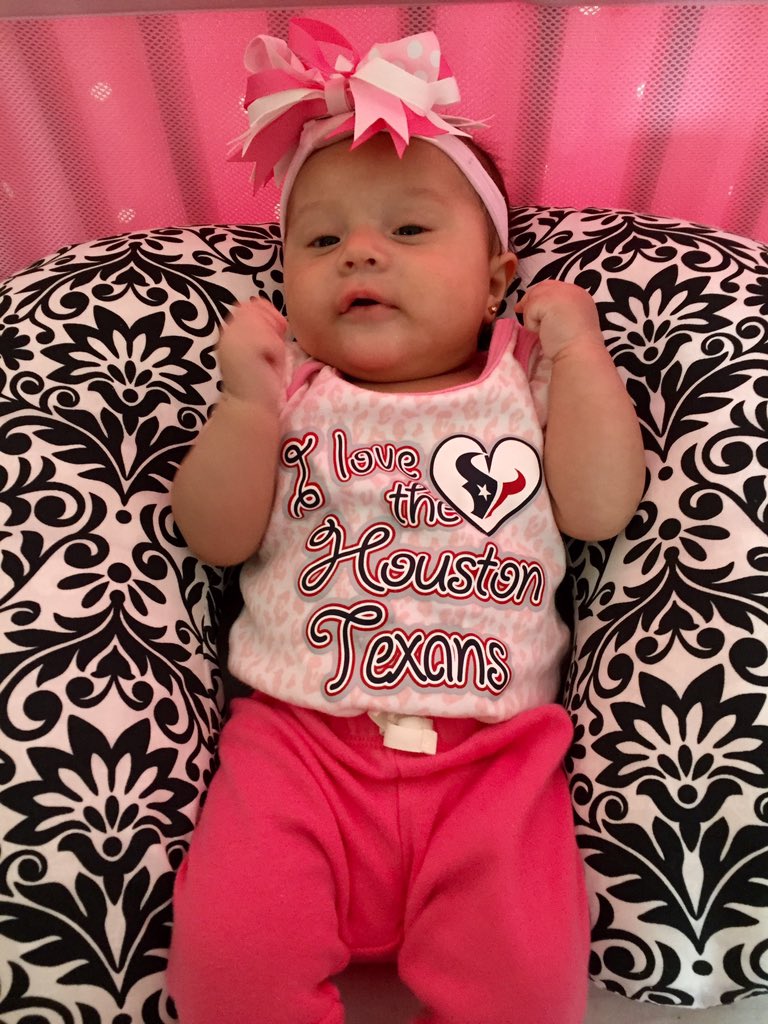 Jaycg2013's tweet photo. The princess is game day ready!! πππ #NeedTheWin #GoTexans #MommyToAPrincess https://t.co/jXmt0hVoYy