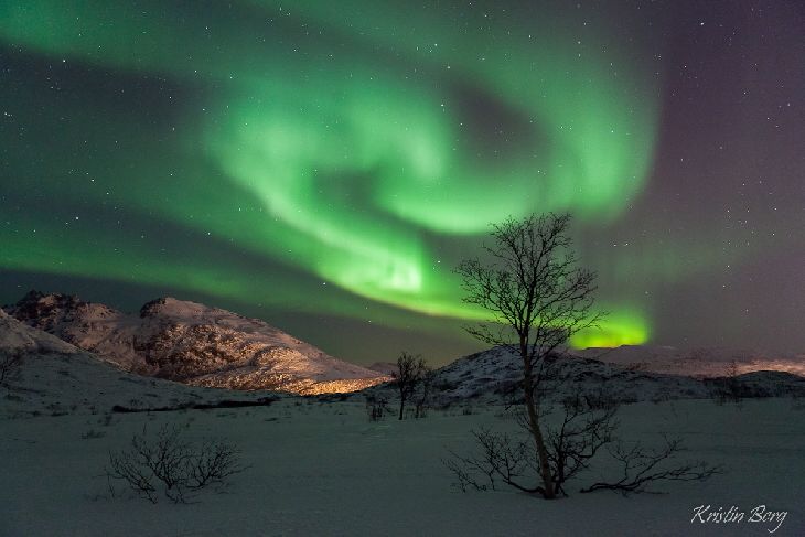 Luis Vargas Auf Twitter Extraordinaria Aurora Boreal Producto De Tormenta Geomagnetica Pasada Capturada Por Kristin Berg En Tromso Noruega Https T Co X8frjlhbci