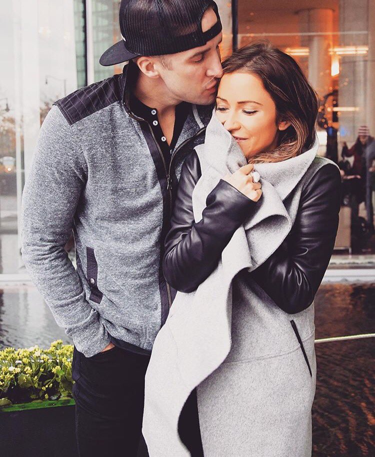 katelyndobbs's tweet photo. My Couple Goals: Shawn Booth and Kaitlyn Bristowe 😍💍 https://t.co/7Q6BSTjz6r