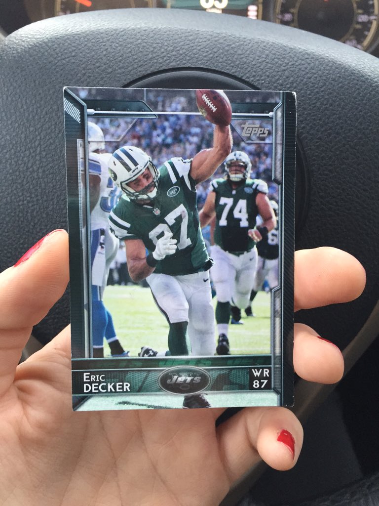 KarlyDeS's tweet photo. @KeithMcN21 we're ready!! 🏈💚 https://t.co/2WJ1uGp2mU
