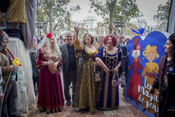 Esto se nos va de las manos...  😂😂😂

Tres 'reinas' magas republicanas toman el Ayuntamiento de Valencia