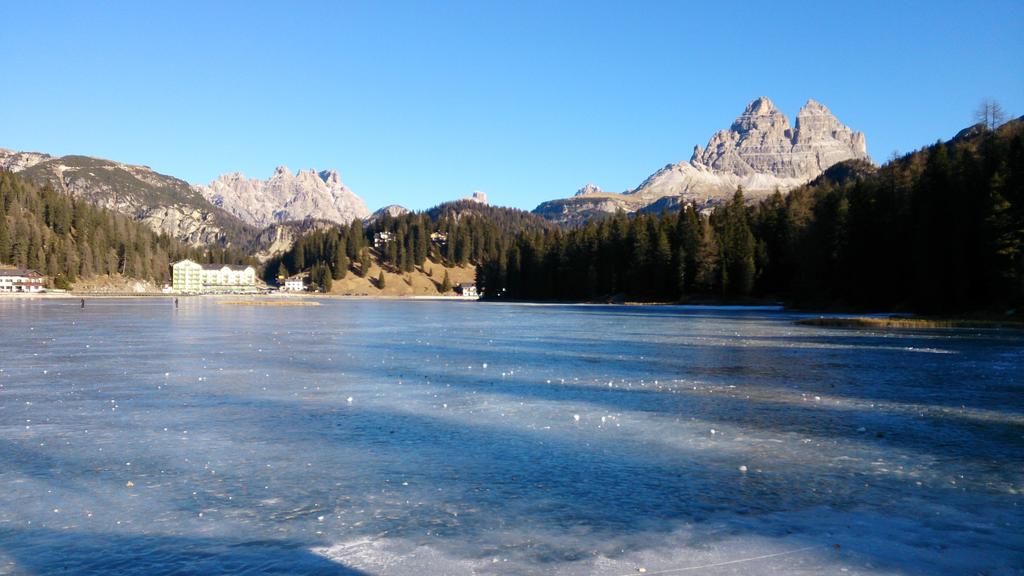 cescobenve's tweet photo. E un po' di relax ci sta.. ❤ #montagna 🗻 #lagoghiacciato  #misurina  #trecimedilavaredo #guardacomecado ❄⛄ https://t.co/RkRIrQ6TI1