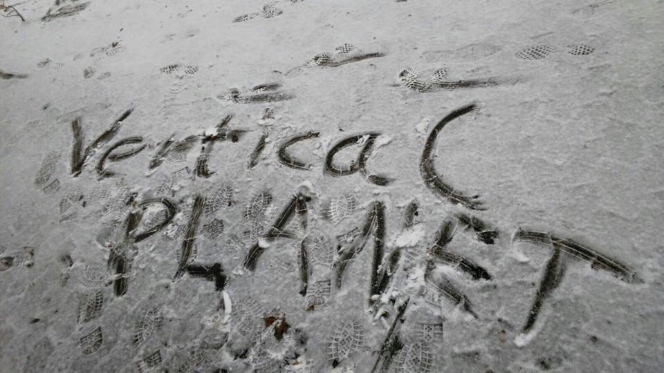 It's snowing in our hometown. #hannover #schnee #snow