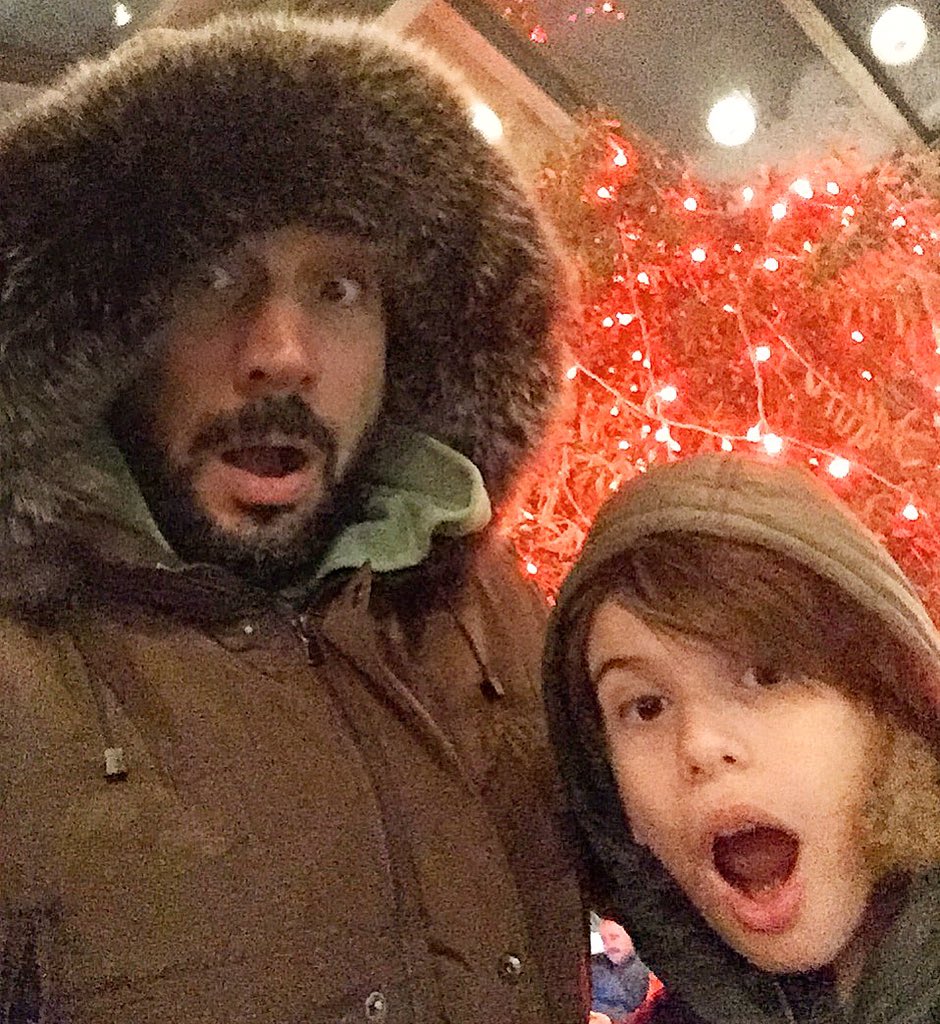 "spor programı televizyoncusu olup pazar gününü evde geçiren bir baba ve oğulun inanılmaz şaşkınlığı" adlı çalışma