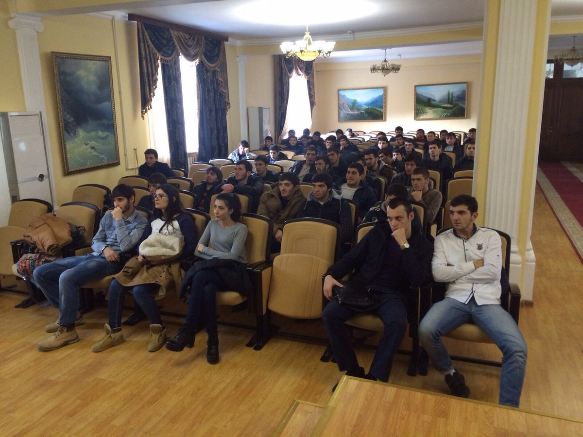 kdm_dgunh's tweet image. #ДГУНХ прошла встреча студентов с основателем и лидером движения Street Workout #КдмДгунх