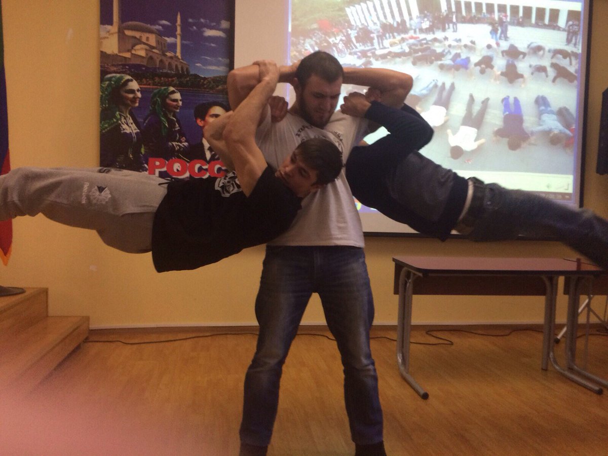 kdm_dgunh's tweet image. #ДГУНХ прошла встреча студентов с основателем и лидером движения Street Workout #КдмДгунх