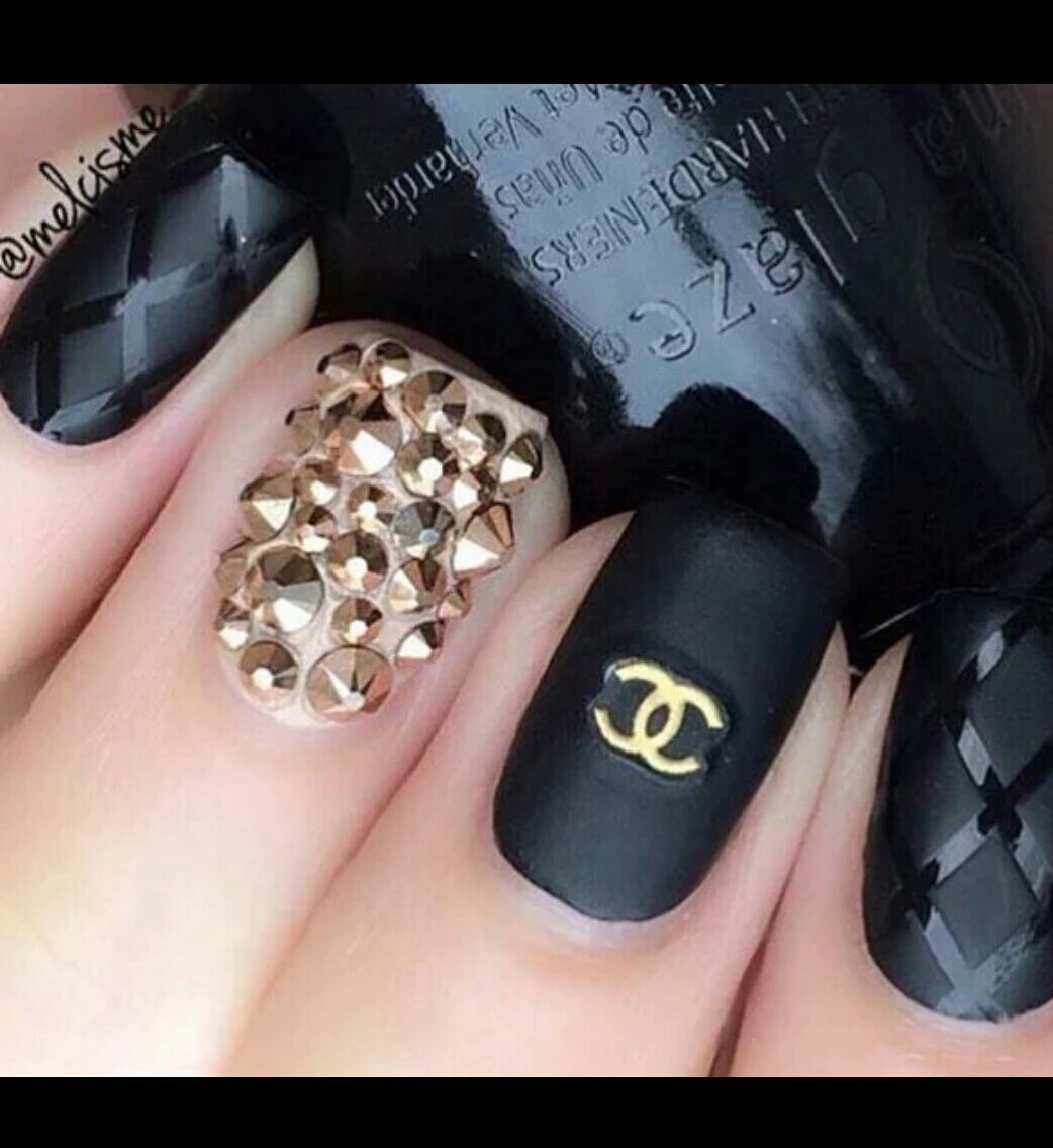 voluptionails's tweet photo. #nail #art #nailpolish #nailswag #nailart #Pinterest #nails #nailinspiration #chanelnail #matpolish #blackpolish https://t.co/XmxRfyT4Z7
