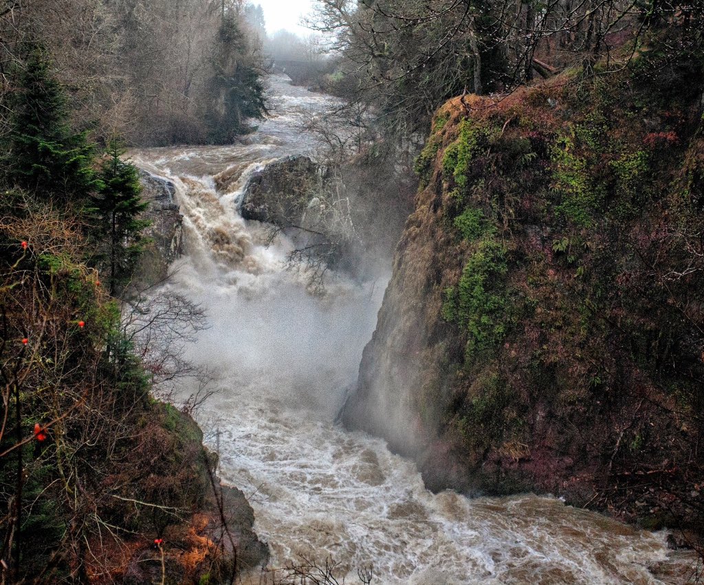 Swollen rivers today in Scotland 

#reekielinn #waterfall #scotland #spate