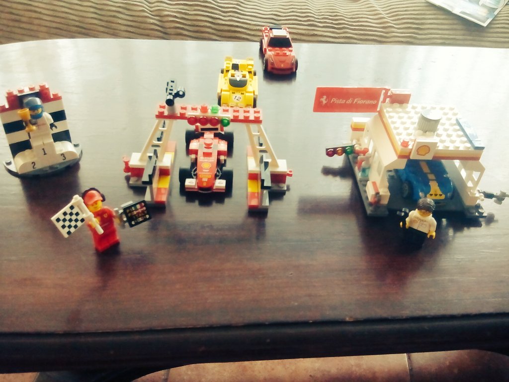 Mori_nicee's tweet photo. #321ARMALOS @PromoShellChile
Pits, podio, meta, autos, pilotos y mecánicos de mi hijo Nicolás!! Diversión asegurada https://t.co/muc3F860Y6