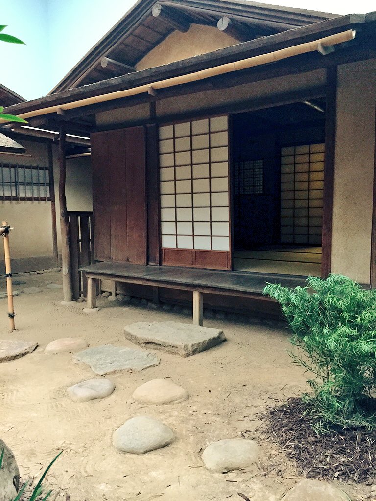 ArtSchu's tweet photo. :o
they put whole houses in this museum!? #TravelSnoosh #AsianExhibit https://t.co/Ie1m79a7Oi