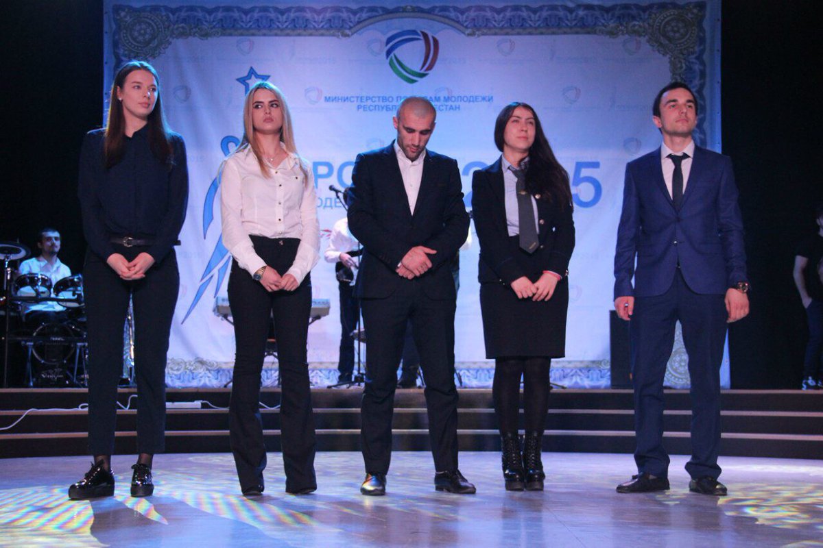 kdm_dgunh's tweet image. #ДГУНХ #КдмДгунх 
Амирханова Диана, стала победителем молодежной премии "Прорыв-2015" в номинации "Студент ВУЗа".