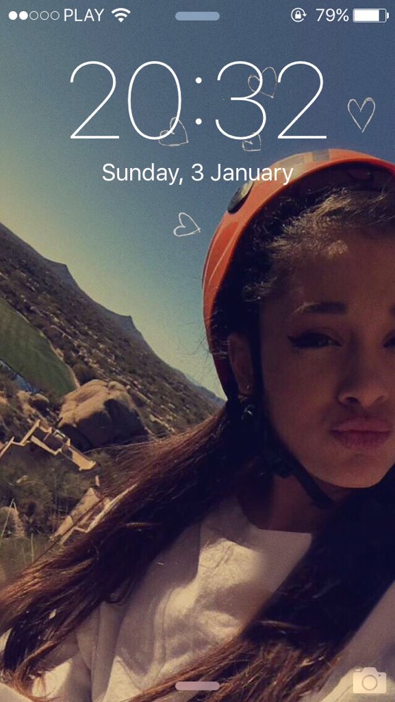 lovarianalov's tweet photo. Ariana Grande lockscreen 🌸rt or ask if u want it 👑 must be following 💭 https://t.co/E3NZYLfzRL