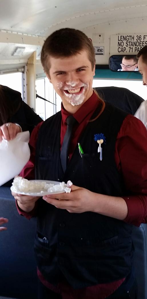 JohnMarkSeay's tweet photo. Great day on buses back at college 28 riders! Starting off the new year with some crazy games on the bus!#gotcream? https://t.co/tih1MeMy00