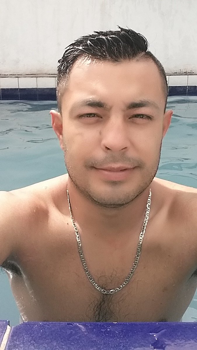 jrtinizaray's tweet photo. Domingo de relax......buen piscinaso🏊🏊😎 https://t.co/I9zXtvdsP1