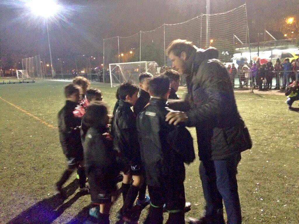 AyuntamientoVLL's tweet photo. .@oscar_puente_ hoy en el 2º Memorial 'Antonio Santiago Álvarez' del #CDLaVictoria que ha ganado el @CDLagunaVall 👍🏻 https://t.co/pGAxCbDQRJ