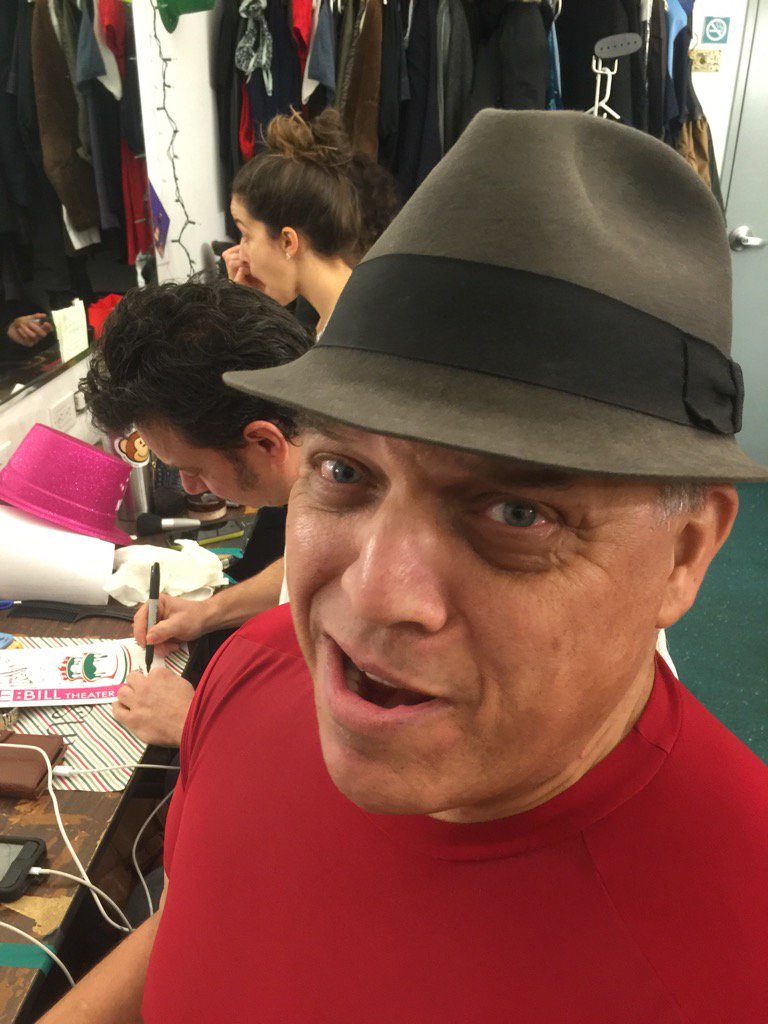 AlfoLoves's tweet photo. #Alfo59 #closing for now... #behindthescenes #signing in the dressing room #actorslife #fanlove https://t.co/GEEqxB11Fk