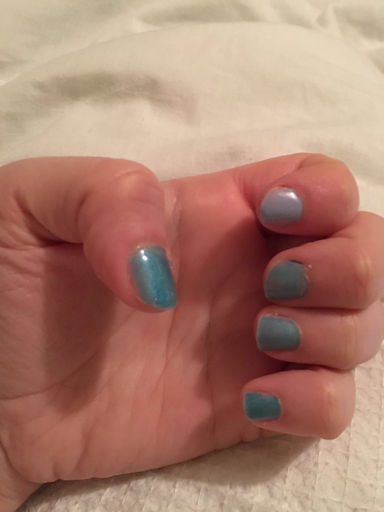 eclipse_heart_x's tweet photo. Back to work nails @SensatioNailUK #surfthewave #intriguingiris https://t.co/jvGO7vL5bu