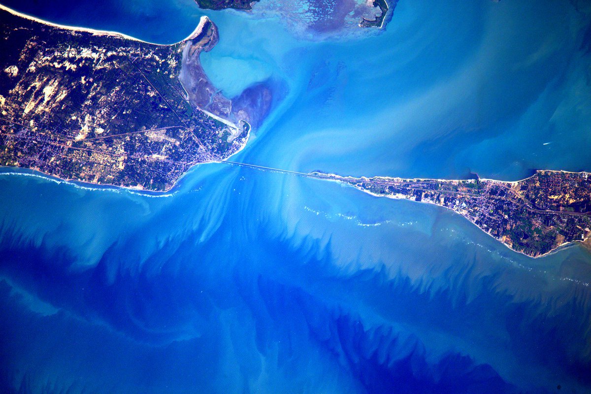 StationCDRKelly's tweet image. The Southern tip of #India and its blue waters. #YearInSpace