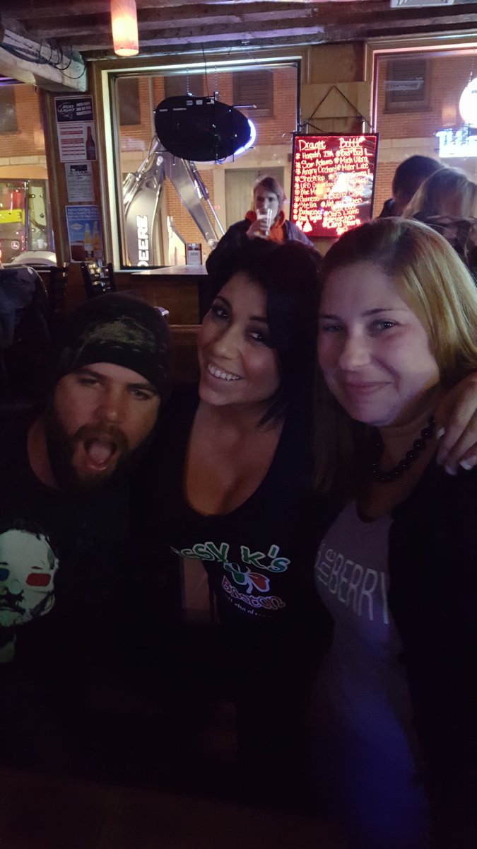 paulmcrook's tweet image. @theCHIVE @ChiveNation #minimeetup @ChiveNewEngland @BostonChive @ChiveOnRI @ChiveOnNH @ChiveOnTN #KCCO #Boston