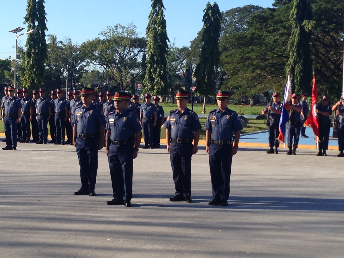 rpcrd3's tweet photo. @rpio_pro3 PCINSP FRANKLIN P ESTORO, Chief CRMC, detailed as S4 during the traditional Monday Flag Raising Ceremony. https://t.co/CYeD3pG6ME