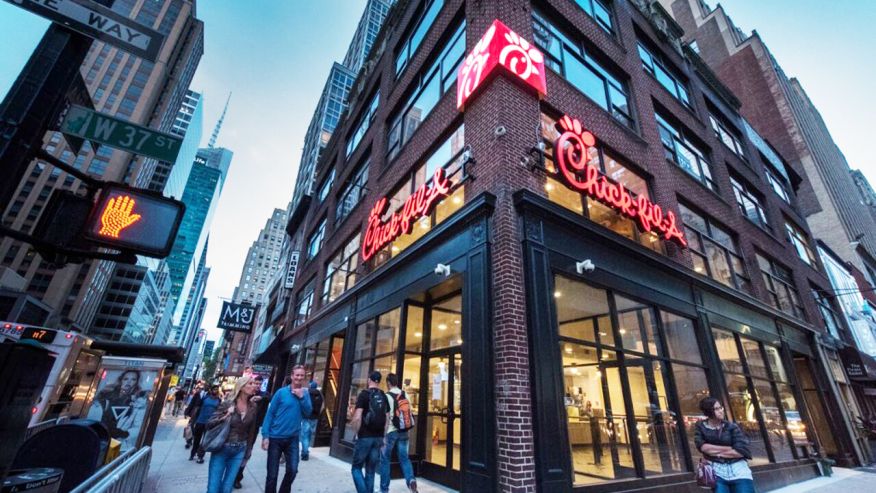 BartonsBites's tweet photo. .@ChickfilANYC closes due to 'C' #health grade. #NYC https://t.co/fyXJBnRt8N https://t.co/TZlFRelPPW