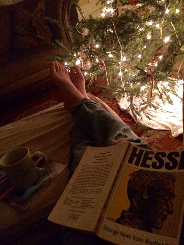 cmhob525's tweet photo. Centered and grateful for the start of #2016 #hermannhesse #balance #hotasana https://t.co/ZjJgtUKnxL