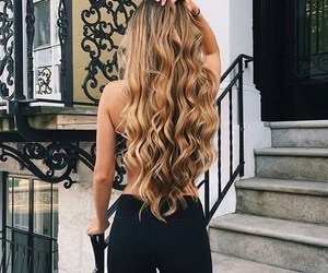 itsagirlgame's tweet photo. Girls born in May:
- love makeup
- love long curly hair
- take a lot of selfies https://t.co/SZ8uynQg4b