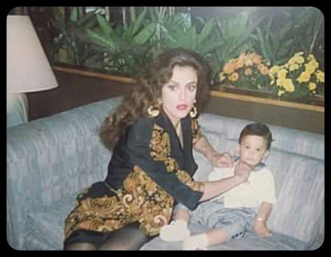 4000Marisol's tweet photo. @LuciaMendezP 
LA MACITA MAS BELLA DEL 🌍  Y LA UNICA DIVA  
LINDO DOMINGO MI DIVA
#TEQUIEROOO
#MUCHOOOO 
🙅👼👼👼👼👼👼 https://t.co/in55jzmLkr