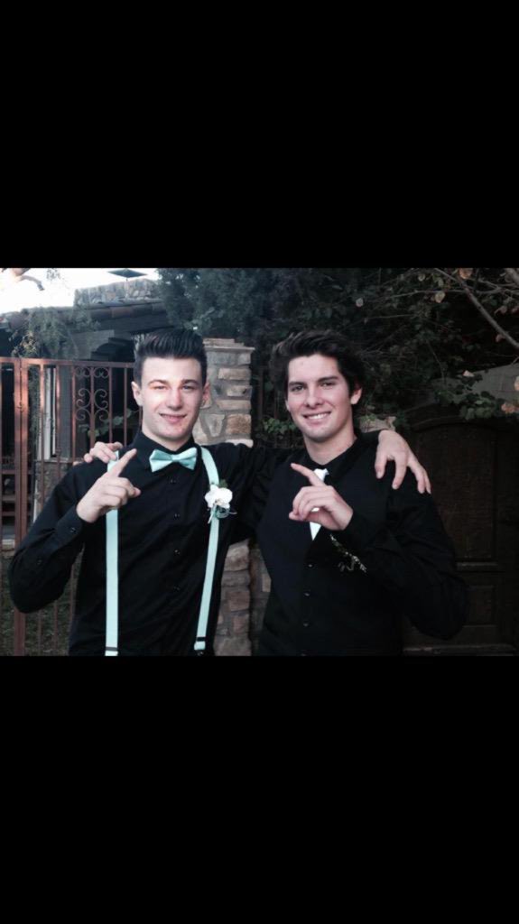 jakeyooo16's tweet photo. Happy Birthday to one of my best buds๐ overall he's not to shabby. #dimeshow #beauty https://t.co/cvEutgr39a
