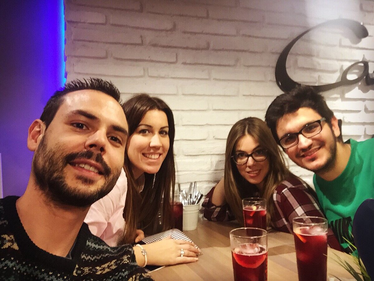 RafiyaSanchez's tweet photo. Modo #Cayetana @aranxa232 @lauritag24 @rafausero27 https://t.co/LXjEMB85dh