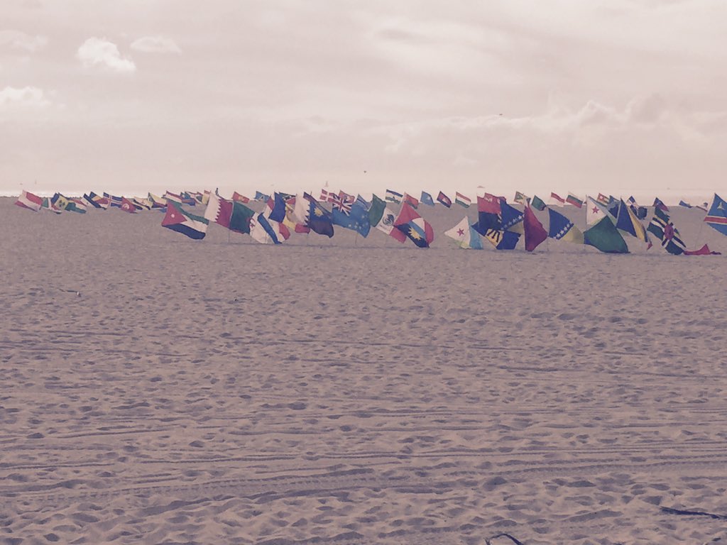 PieraDetassis's tweet photo. #DrumDancePray in Venice Beach #WarIsNotAnOption https://t.co/dPwp4IOPsU