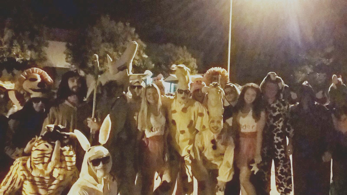 CatiPugin's tweet photo. Fotiis antes de ir a la disfest!!! #FotoPreviia! #Disfest #Arca #Kinder!!!! ๐๐ https://t.co/ltajv4bVF7