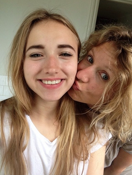 stfuall17's tweet photo. qd ta mère a bien bien taffé https://t.co/cy3UvJgFqI