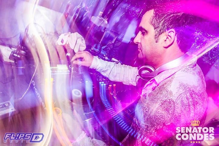 mamomo's tweet photo. @mamomo #senatorcondes #newyeareve #Lleida #djact #newyeareve2016 #newyeareveparty #insta2016 https://t.co/WlEE5jlAXG
