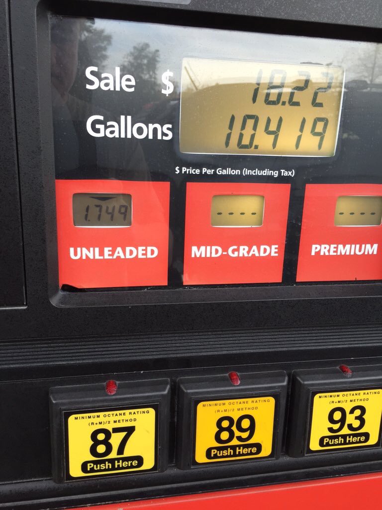 CStoreNews_'s tweet photo. #Coolest @googlemaps feature I've seen in a while: #gas #prices! Hurray for dynamic maps! @CStoreNews_  @gasprices https://t.co/gLRc4XrZ1h