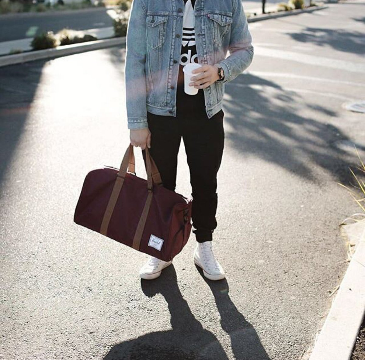 MotisAccess's tweet image. Start your first adventure of 2016 right with Herschel Novel Duffle. One of our best sellers of 2015. 🏆 #herschel