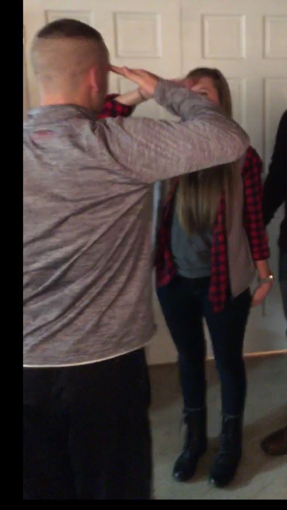 EmilyWeaver26's tweet photo. It was great seein ya @Grant_Skelton_4 😊😁 https://t.co/ABVtgdFDgR