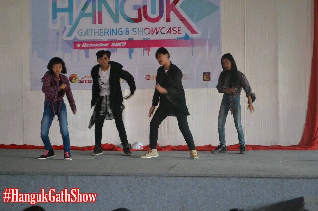 [06122015] SDA debut stage on hanguk gathering &amp; showcase , masih 4 member :'3 - viji