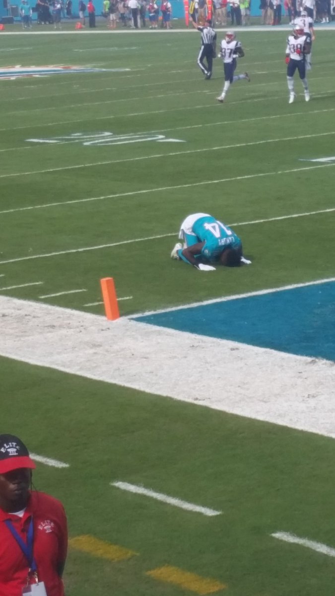 #Miami Dolphins WR #14 Jarvis Landry <a href="/God_Son80/">Jarvis Juice Landry</a> right before the game. #NEvsMIA #Fins4Life