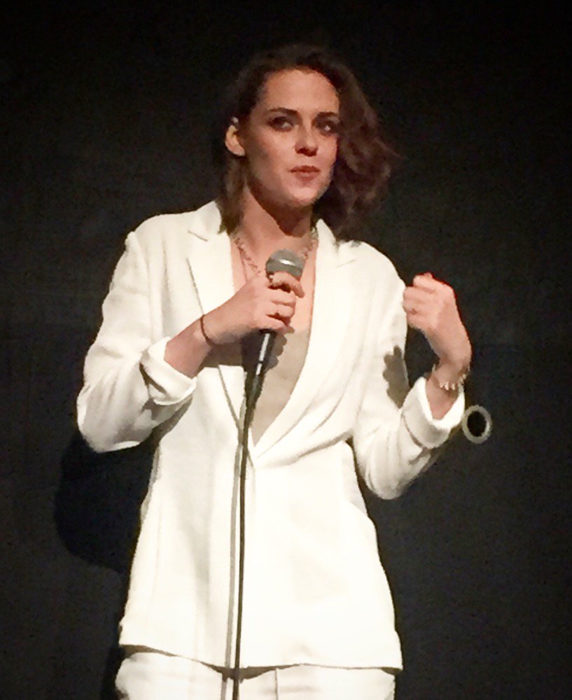 Added a pic of Kristen introducing the 2nd screening of #CloudsOfSilsMaria in NYC bit.ly/1TyQoq3