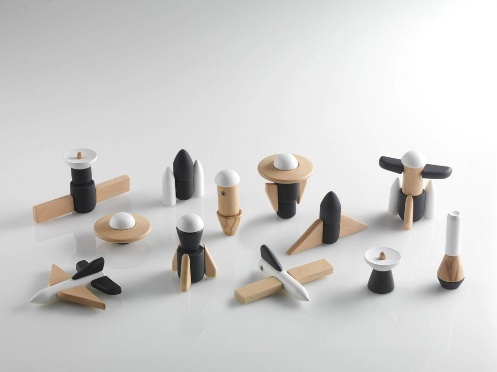 designmilk's tweet photo. A Space-Related Set of Magnetic Blocks  https://t.co/1I2zUhADv7 #fromthearchives https://t.co/GfktoN5Tdn