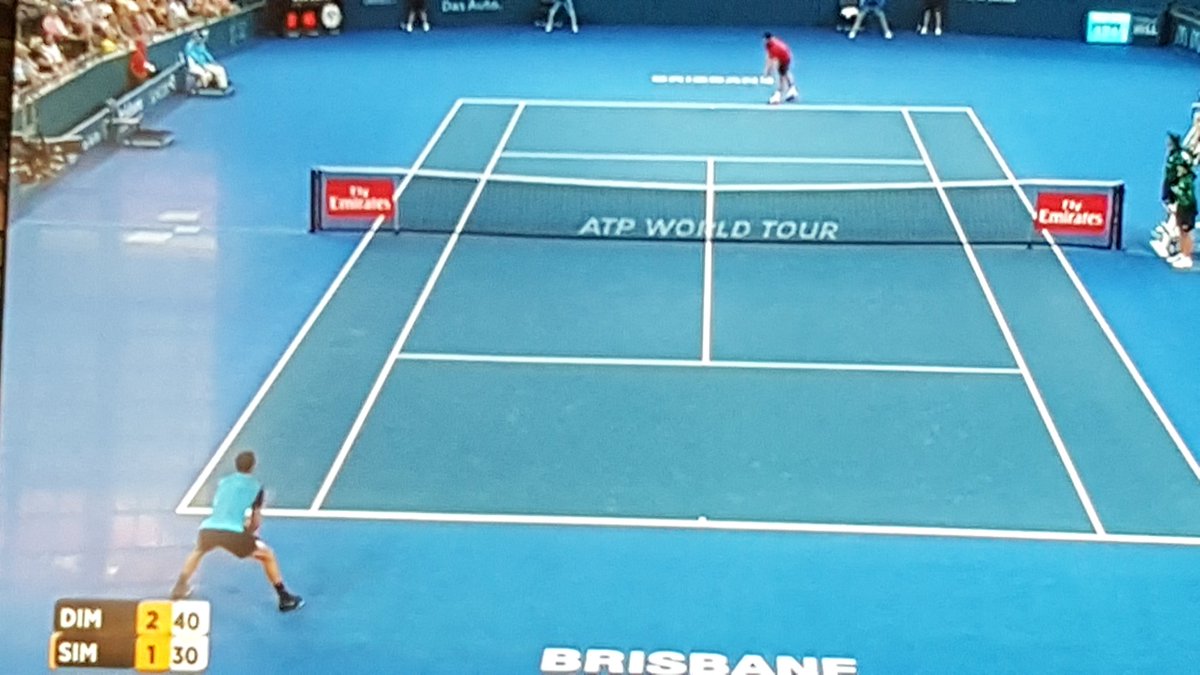 Trying to watch the <a href="/BrisbaneTennis/">Brisbane International</a> but all i keep seeing is "Dim Sim" &amp; it's about to mess up my 2016 resolution(s)