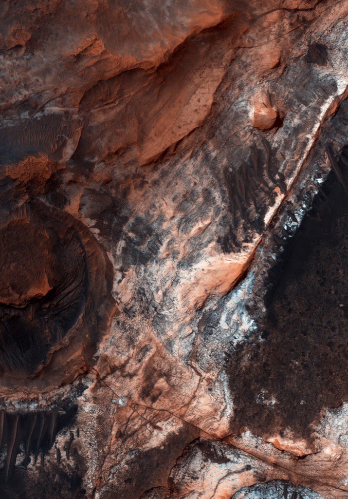 acentric's tweet photo. WLPPR — breathtaking images from above https://t.co/fvXqrXZoVO by https://t.co/XkmZxw43WU https://t.co/pIgIOkbvuS