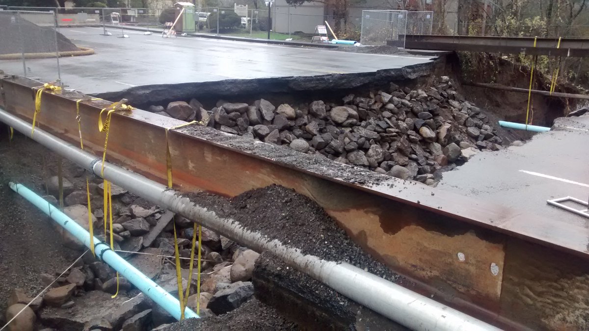 WCDTHS's tweet photo. @WCDTHS @leftcomorg @CWOUK unprecedented rains (unstable weather) + weak, old, roads (unmaintained infrastructure) = https://t.co/05F0xkFyr6